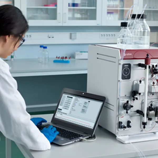 Logiciel UNICORN pilotant l'ÄKTA Go pour le contrôle des méthodes de chromatographie et la purification reproductible des biomolécule
